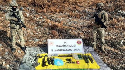 A­m­a­n­o­s­l­a­r­­d­a­ ­P­K­K­­n­ı­n­ ­4­0­0­ ­k­i­l­o­ ­p­a­t­l­a­y­ı­c­ı­s­ı­ ­e­l­e­ ­g­e­ç­i­r­i­l­d­i­